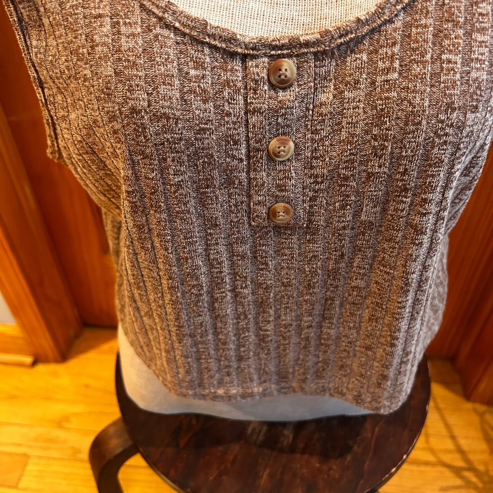 Casual Brown Ribbed Button-Front Tank Top - Picture 3 of 5